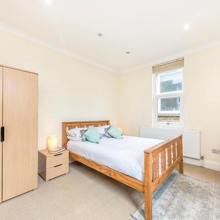 Stylish & Spacious 3 Bed Victorian House Sleeps Up To 7 - Near O2, Museums, Excel, Mazehill Station 12 Mins Direct Into London Bridge Εξωτερικό φωτογραφία